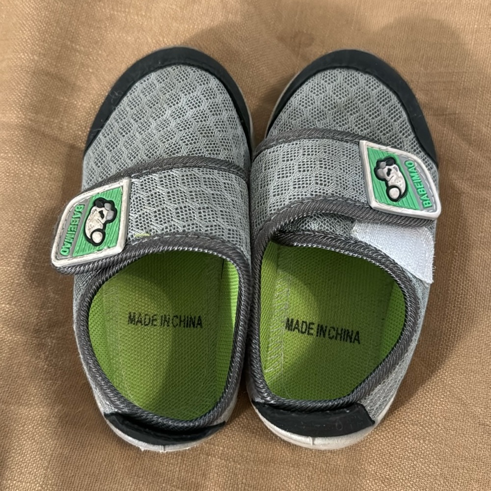 Grey tennis's with Velcro enclosure